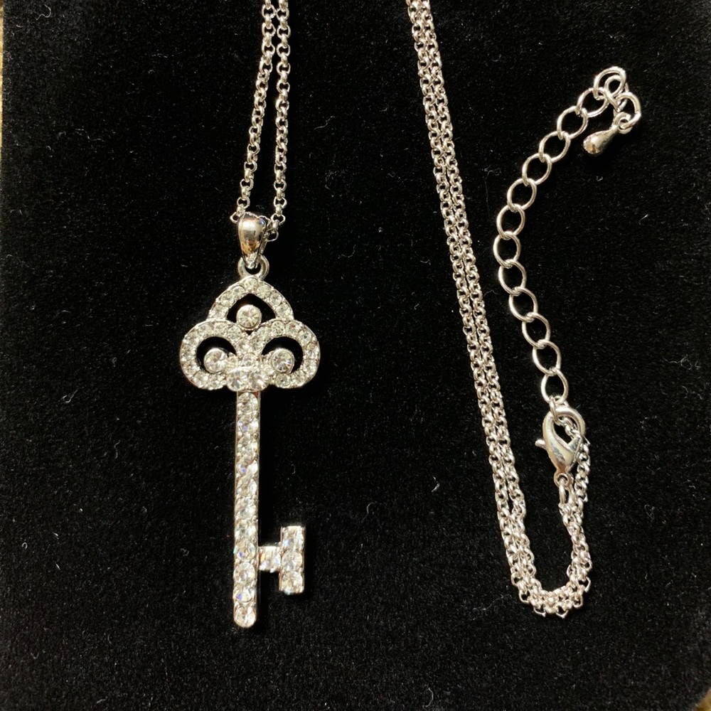 Silver BLING Key Pendant Necklace!